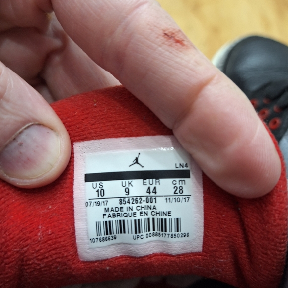 Authentic Air Jordan retro 3 black cement 2018 mens size 10 - Picture 4 of 5